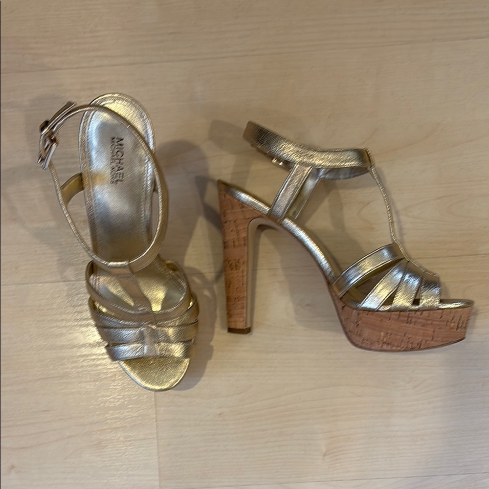 MICHAEL Michael Kors Gold Cork Platform Strappy Platform Sandals Sz 8